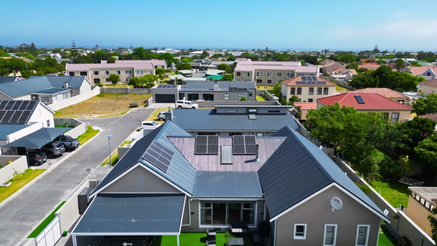 3 Bedroom Property for Sale in Sandbaai Western Cape